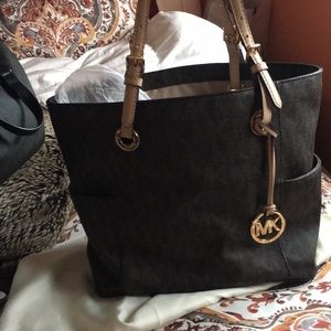 ⭐️PRICE DROP⭐️Michael kors bag